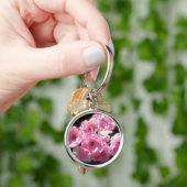 Roze Bloem Premium Ronde Sleutelhanger (Hand)