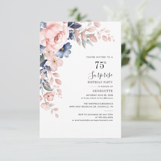 Roze Bloemen 75e Verjaardagsfeest Uitnodiging (Staand voorkant)