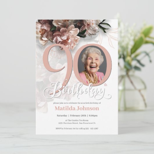 Roze Bloemen Aangepaste Foto 90ste Verjaardagsfees Kaart (Staand voorkant)
