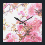 Roze bloemen Cherry Blossom Floral Pattern Sakura Vierkante Klok<br><div class="desc">Ontworpen met een prachtige en  artistieke achtergrond van roze lentbloemen!</div>