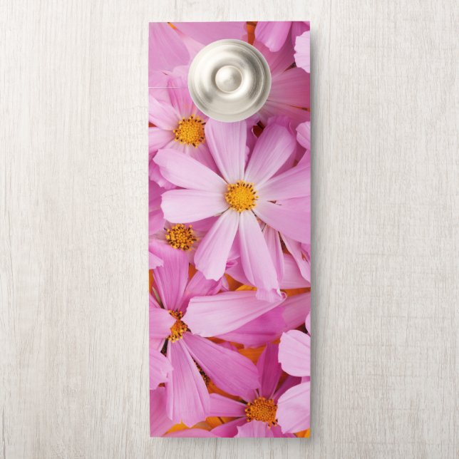 Roze Bloemen Deurhanger (Op knop)