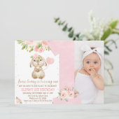 Roze Bloemen Een Konijntje Nummer 1e Verjaardag Kaart (Staand voorkant)