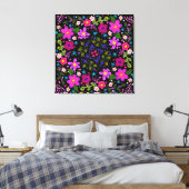 Roze bloemen en blauwe bessen Gedekte Boho Canvas Afdruk (Insitu (Slaapkamer))