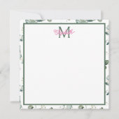 Roze bloemen en groene bladeren op wit monogram notitiekaartje (Voorkant)