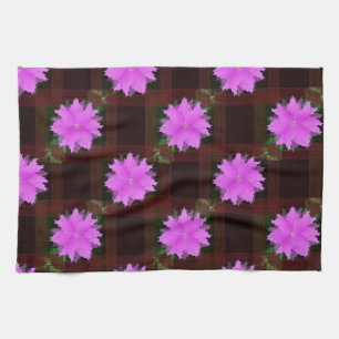 Roze bloemen en rode cellen. Keukenhanddoeken