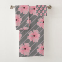 Roze bloemen en strips voor handdoekjes bad handdoek