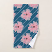 Roze bloemen en strips voor handdoekjes bad handdoek (Handdoek)