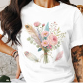 Roze bloemen en veren T-shirt