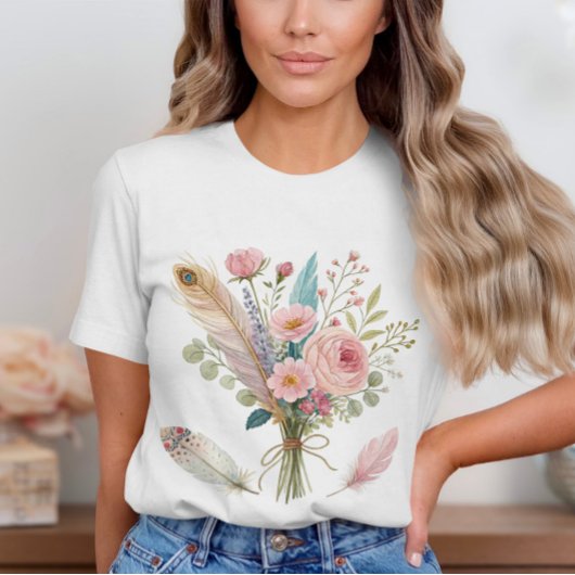 Roze bloemen en veren T-shirt