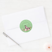 Roze bloemen en vlinder op groen huwelijk ronde sticker (Envelop)
