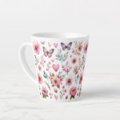 Roze bloemen en vlinders latte mok (Linkerhoek)