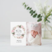 Roze Bloemen Foto Geboorteaankondiging Briefkaart (Staand voorkant)
