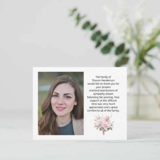 Roze Bloemen Fotobegrafenis Dank u Opmerking Kaart (Staand voorkant)