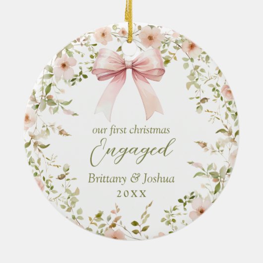 Roze Bloemen Girly Coquette 1e Kerstmis verloofd Keramisch Ornament (Achterkant)