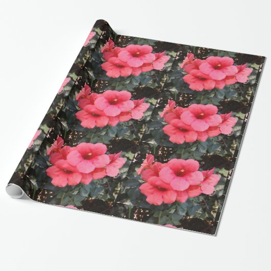 Roze Bloemen Glossy Wrapping Papier (Uitgerold)