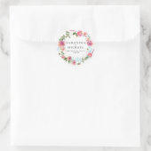Roze Bloemen & Goud Engagement Party Envelopzegel Ronde Sticker (Tas)