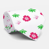 Roze bloemen, groene bladeren,  motief stropdas (Opgerold)