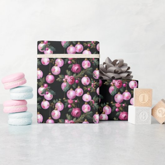 Roze Bloemen Kerst Ornamenten & Camelia's Zwart Cadeaupapier (Baby Shower)