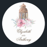 Roze Bloemen Lantaarn Elegante Huwelijk Ronde Sticker<br><div class="desc">Kaarsenlantaarn bruiloft stickers</div>