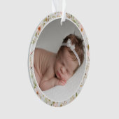 Roze Bloemen Lijst Baby's eerste kerst Ornament (voorkant)