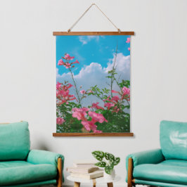 Roze Bloemen Onder Blauwe Hemel Met Wolken - Natuu Hangend Wandkleed