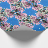 Roze bloemen op blauw achtergrondpapier cadeaupapier (Hoek)