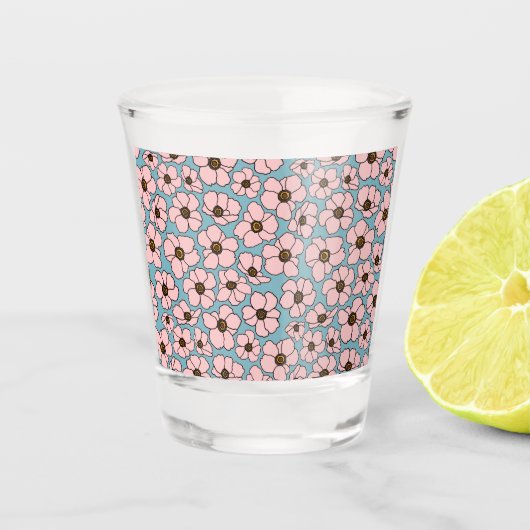 Roze Bloemen Op Blauwe  Shot Glas (Voorkant)