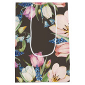 Roze bloemen op bruin medium cadeauzakje (Achterkant)