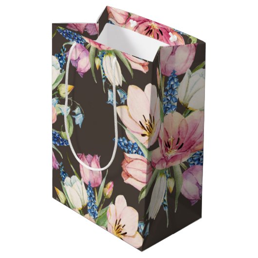 Roze bloemen op bruin medium cadeauzakje (Achterkant Gekanteld)