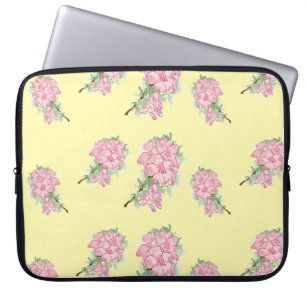 Roze bloemen op geel laptop sleeve