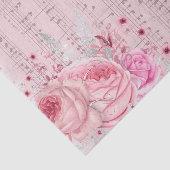 Roze bloemen op  muziekblad tissuepapier (Detail)