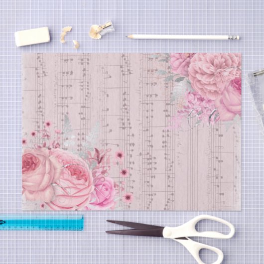 Roze bloemen op  muziekblad tissuepapier (Craft)
