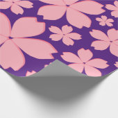 Roze bloemen op Paars verpakkingspapier Cadeaupapier (Hoek)