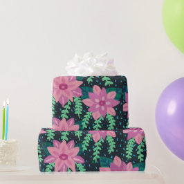 Roze bloemen op zwart afdrukken cadeaupapier