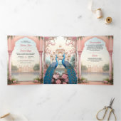 Roze Bloemen Peacocks Koninklijk Indiaas Paleis Br Drieluik Uitnodiging (Binnen)