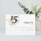 Roze Bloemen Quinceanera 15e verjaardag Script RSVP Kaartje (Staand voorkant)