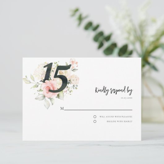 Roze Bloemen Quinceanera 15e verjaardag Script RSVP Kaartje (Staand voorkant)
