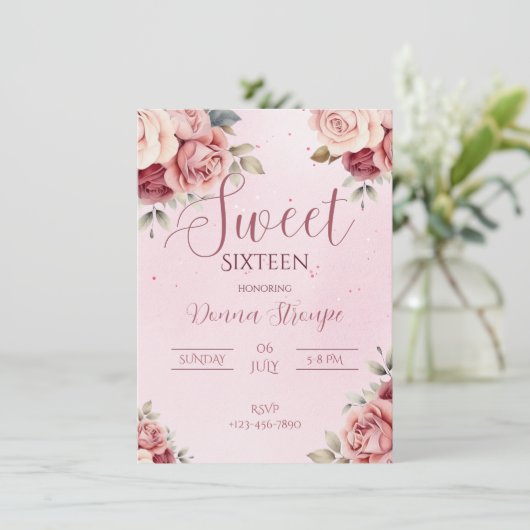 Roze Bloemen Sweet Sixteen Uitnodiging (Staand voorkant)
