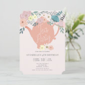 Roze Bloemen Tea Party Meisje Verjaardag Kaart (Staand voorkant)