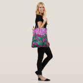 Roze bloemen tote bag (Op model)