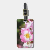  roze bloemen van wild roos voor dames bagagelabel (Voorkant verticaal)