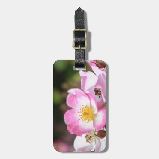  roze bloemen van wild roos voor dames bagagelabel (Voorkant verticaal)