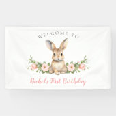 Roze Bloemen Voorjaar Bunny Welkom 1e Verjaardag Spandoek (Horizontaal)