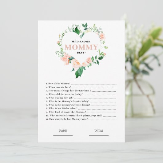 Roze Bloemen Wie kent Mama Beste Baby shower Spel Kaart (Staand voorkant)