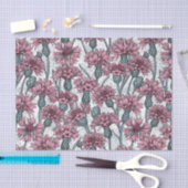 Roze bloemen, wilde bloemen op wit tissuepapier (Craft)