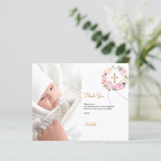 Roze bloemenkrans doop foto dankkaart (Staand voorkant)