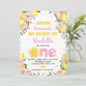 Roze Bloemenlimonade 1e Verjaardag uitnodiging (Staand voorkant)