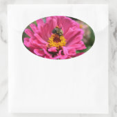 roze bloemenroze Zinnia Bumble bee Ovale Sticker (Tas)
