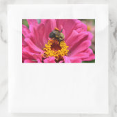  roze bloemenroze Zinnia Bumble bee Rechthoekige Sticker (Tas)