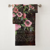 Roze bloemenzwart bad handdoek (Insitu)